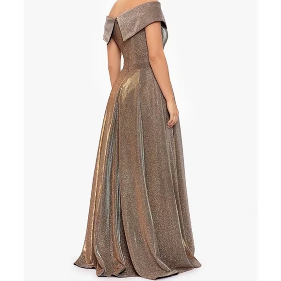 Escape Gold evening gown - Picture 2 of 9